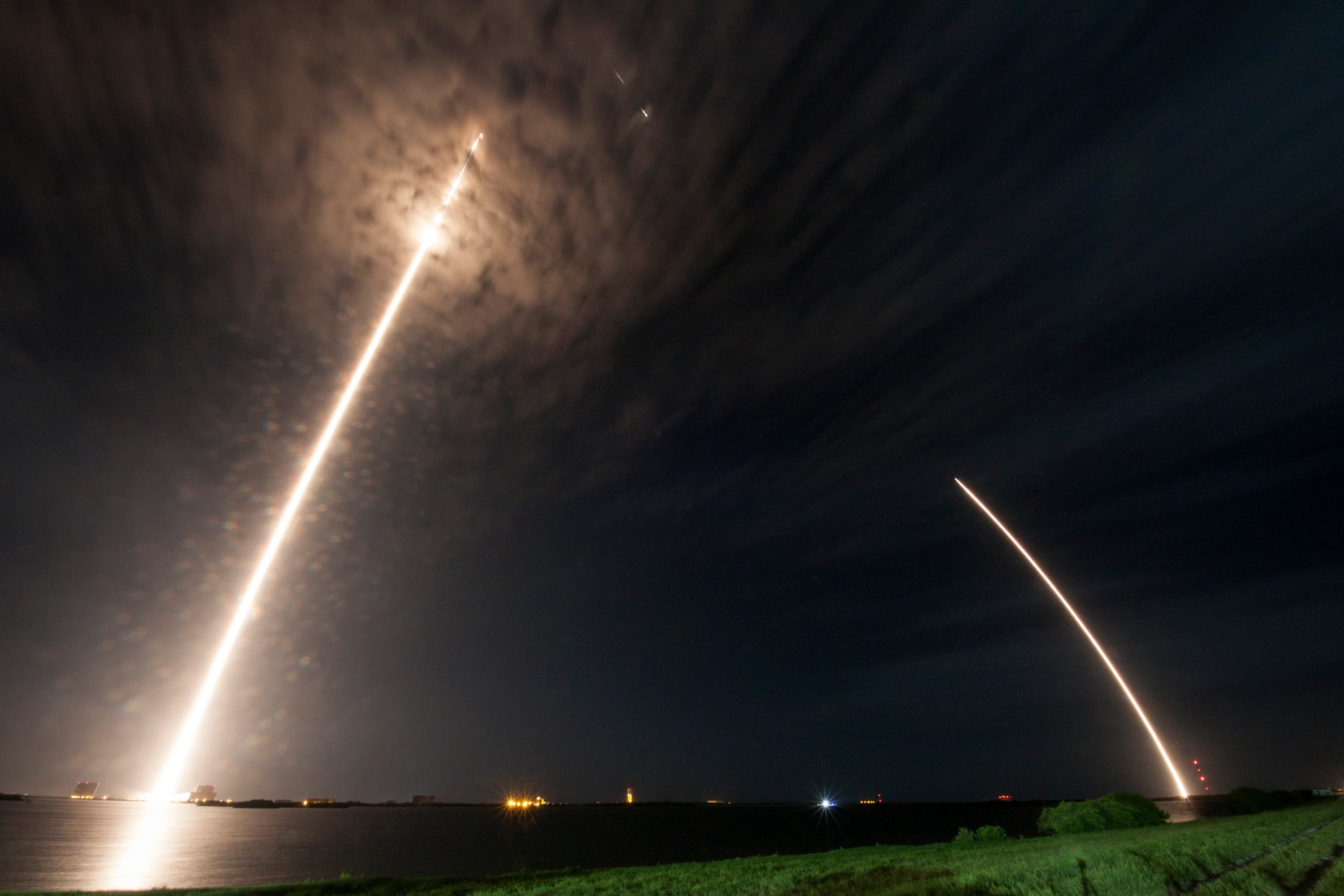 SpaceX Falcon 9 CRS-9 launch and landing long-exposure